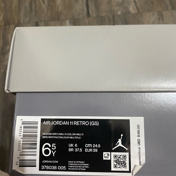 Jordan 11 cool grey 2021 worn 1x good condition hmu if interested - Picture 4 of 6